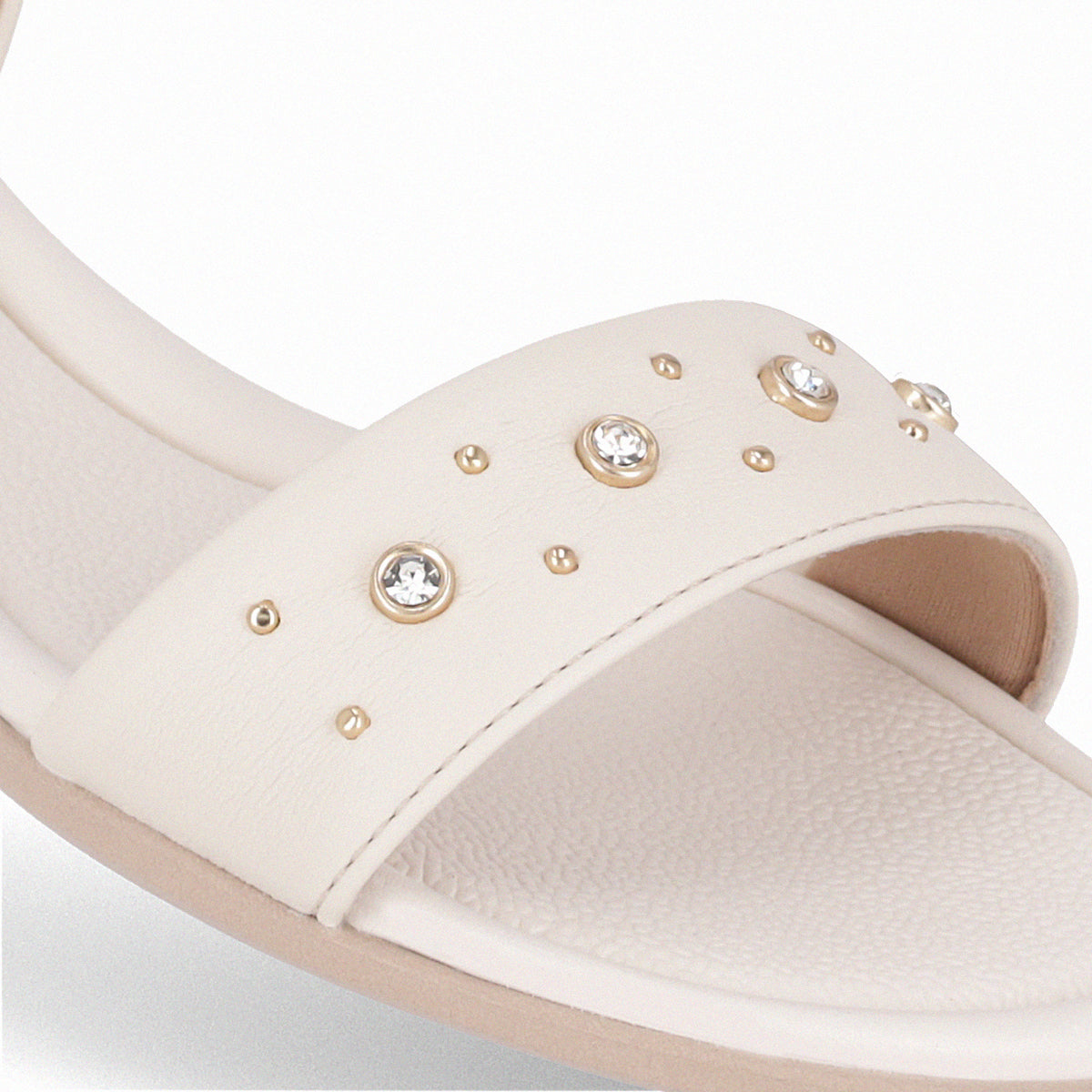 Sandalia Taila 68 Crema/Strass