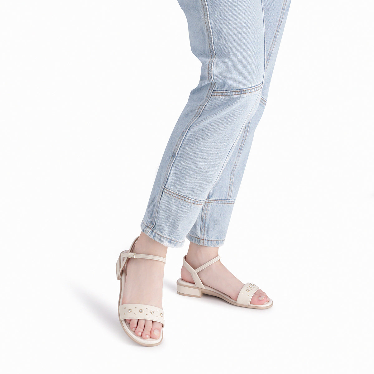 Sandalia Taila 68 Crema/Strass