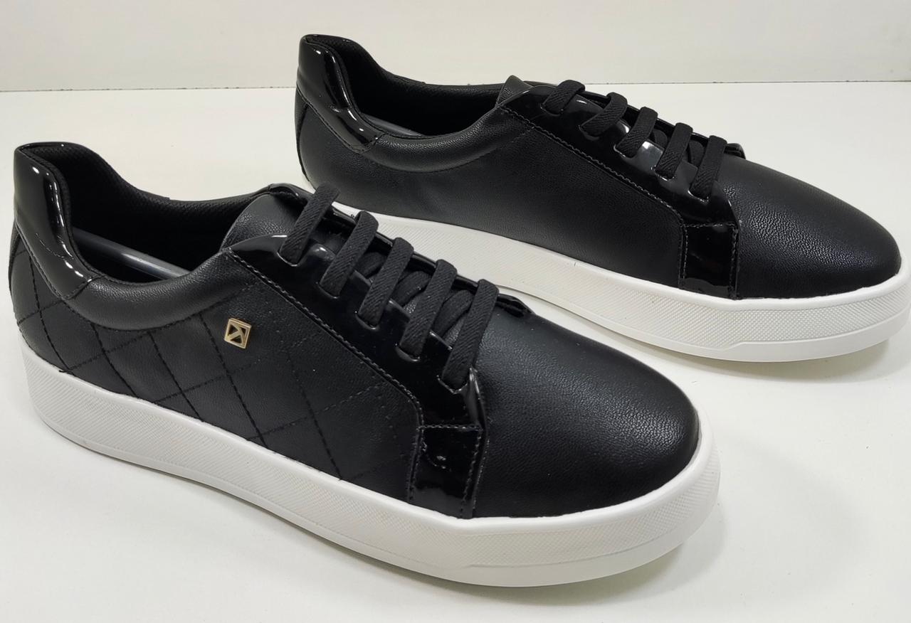 Zapatilla Negro