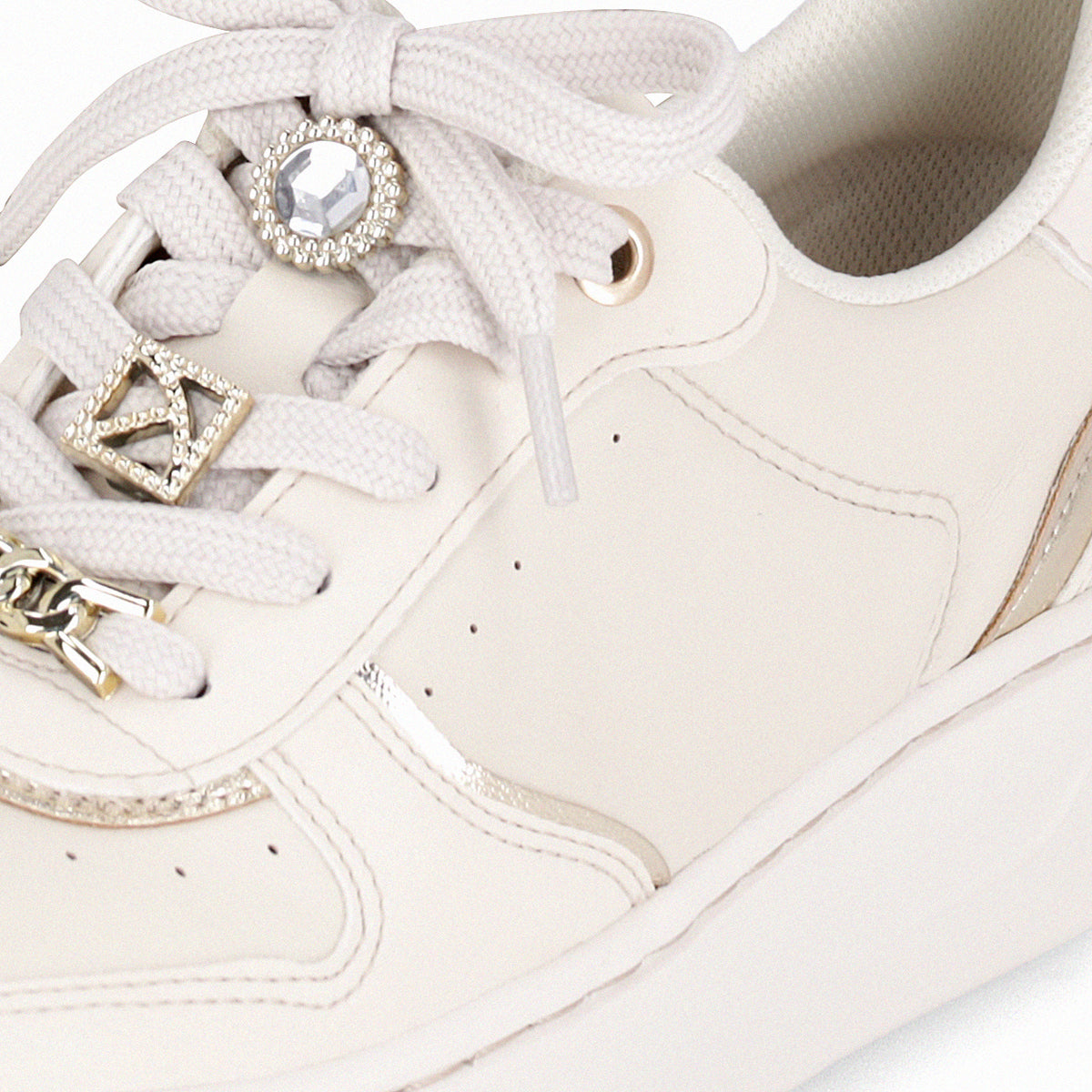 Zapatilla Beatriz Beige/Dorado
