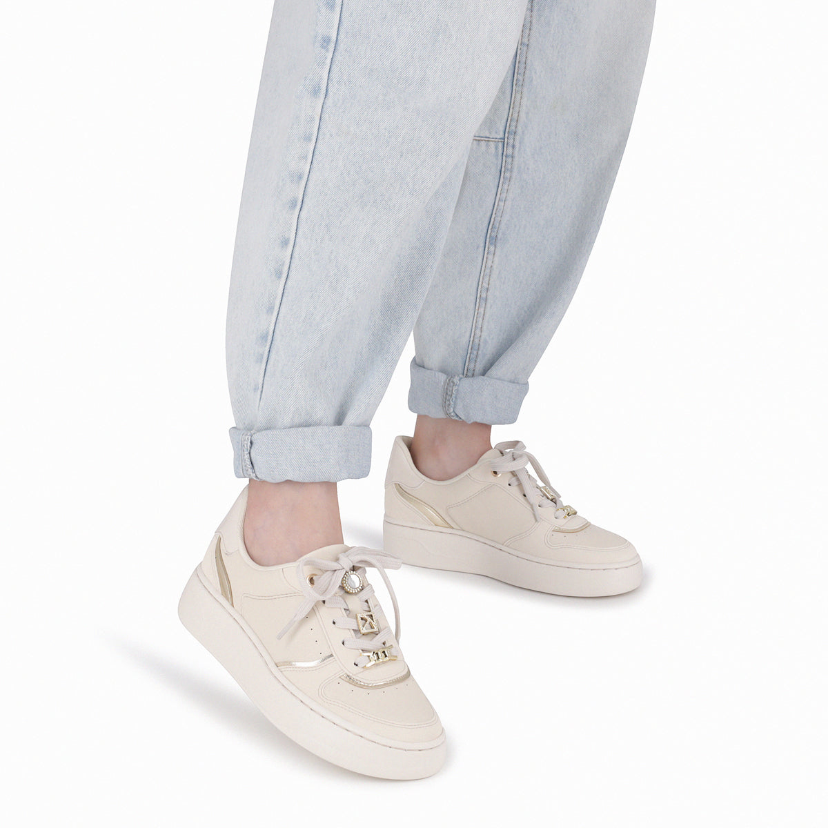 Zapatilla Beatriz Beige/Dorado