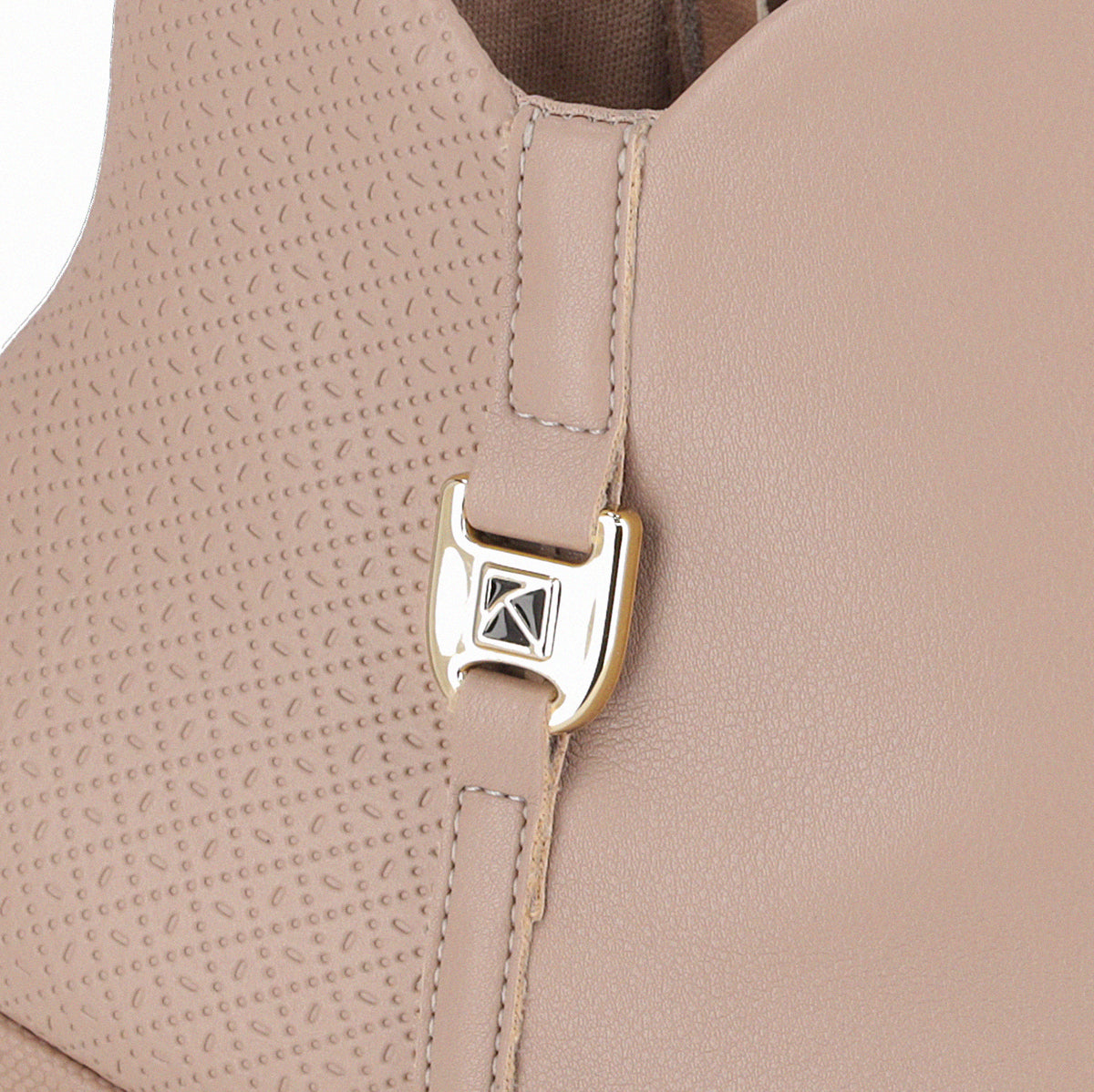 Botin Ivone Nude