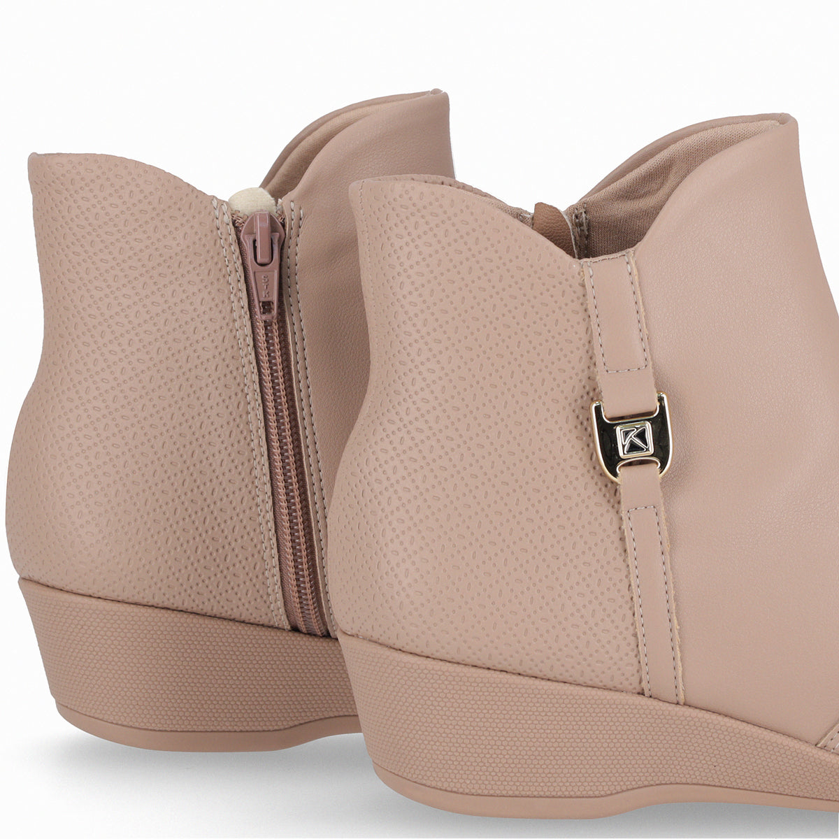 Botin Ivone Nude