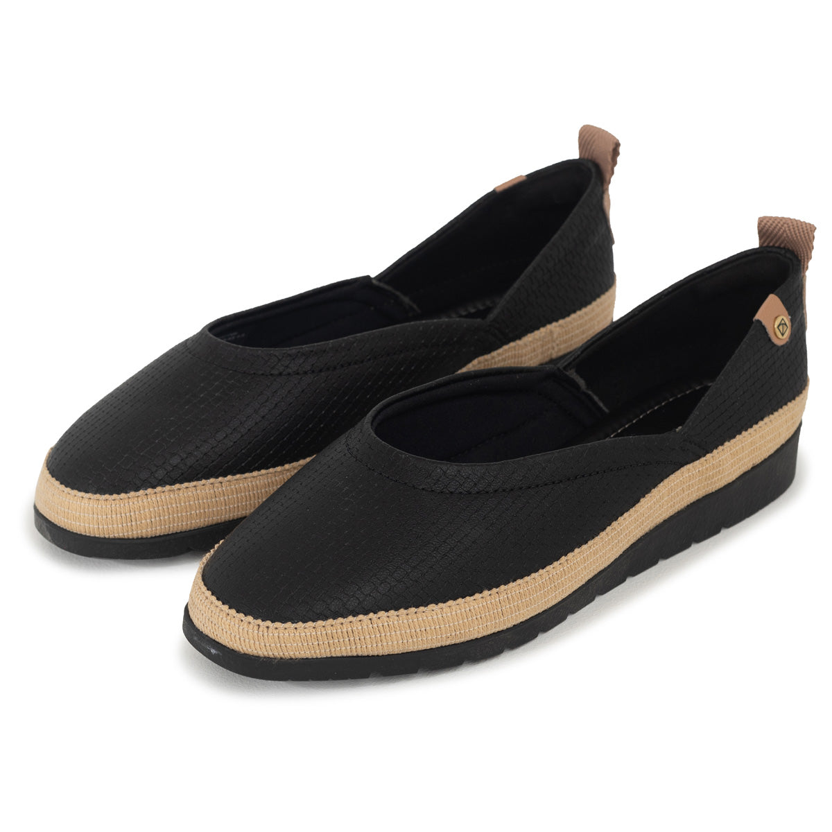 Zapato Lourdes Negro/Almendra Piccadilly